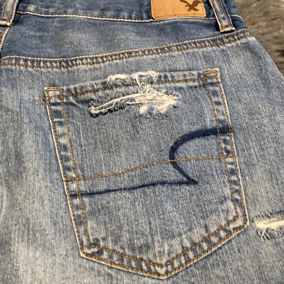 American Eagle vintage hi rise festival distressed jean shorts 8 - Picture 7 of 8